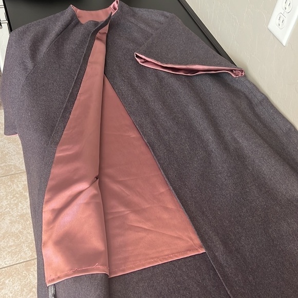 Opera Coat 1960s Wool custom Cape/overcoat,purple  contrast satin purple lining - Picture 10 of 11